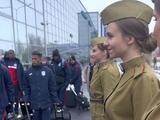 Клиника «россия». Сборную Кубы в Волгограде встретили ряженые в военной форме СССР. И балалайка (ВИДЕО)
