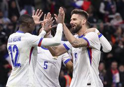 Französische Nationalspieler feierten nach dem Sieg über Chile einen Absacker im Hotel