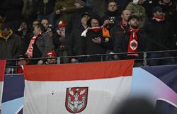  Antwerpener Fans: "Schämt sich Shakhtar für die Hilfe des Schiedsrichters?" 