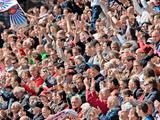 В Нидерландах с 1 сентября пустят зрителей на стадионы. Но запретят им... петь