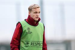 "Eintracht leiht Donny van de Beck an Manchester United aus