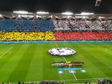 На матче «Шахтер» — «Реал» в Варшаве впечатляющий перфоманс на трибунах в поддержку Украины (ФОТО, ВИДЕО)