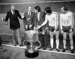 6 октября. В 1975-м году «Динамо» стало обладателями Суперкубка УЕФА! (ВИДЕО)